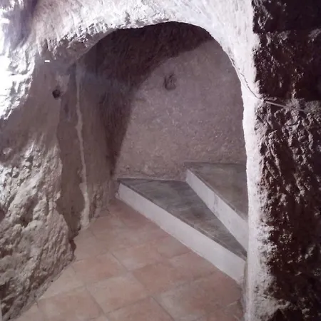 La Grotta *